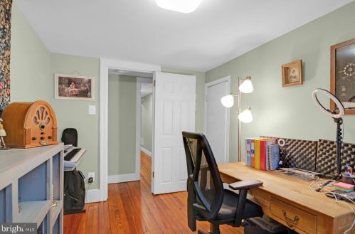 525 Park Blvd, Tavistock NJ  08033-2938 exterior