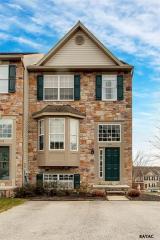 1330 Wanda Dr, Hanover, PA 17331-8646