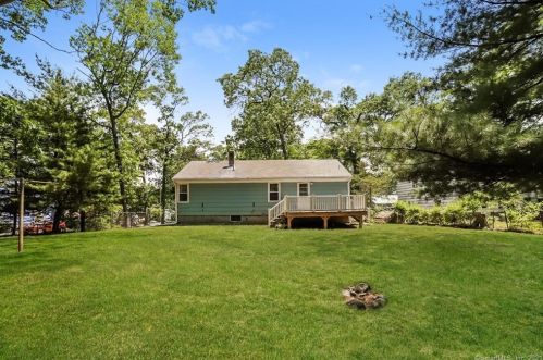 60 Pamela Ave, Groton, CT 06340-3426