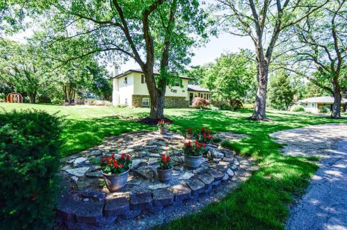 2316 Berry Hill Dr, Darbydale, OH 43123-3609