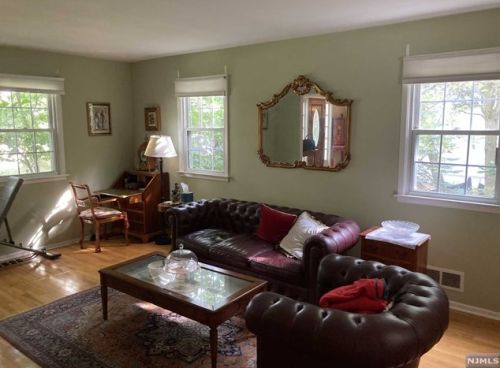 50 Taylor Dr, Closter NJ  07624-2807 exterior