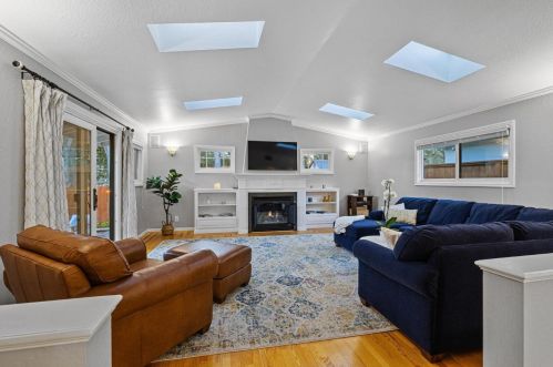 1920 Claremont Dr, San Bruno CA  94066-2716 exterior