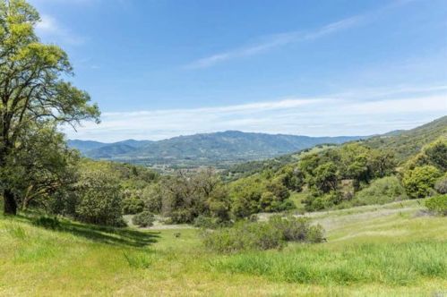 7166 Black Bart Trl, Redwood Valley, CA 95470-9409