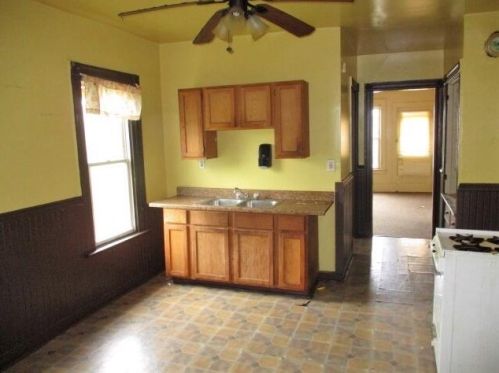 2463 35, Milwaukee WI 53210-3037 exterior