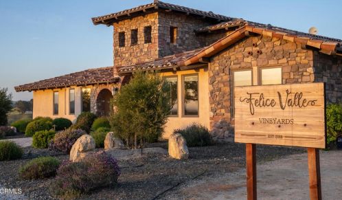 6060 Jardine Rd, Lake Nacimiento, CA 93446-9230