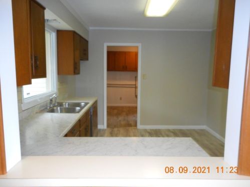 8383 Cheviot Rd, Cincinnati OH  45247-3803 exterior