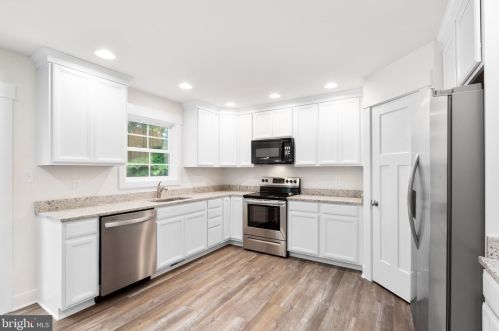 8497 Colfax Dr, Owens VA  22485-7162 exterior