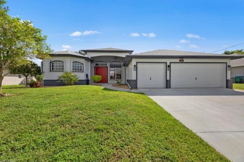 121 12th Ct, Cape Coral, FL 33909-2691