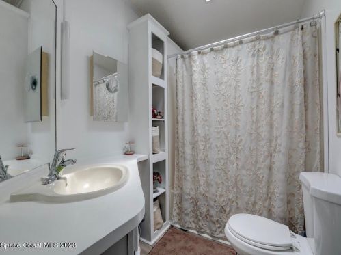 1009 Robin Dr, Sebastian FL  exterior