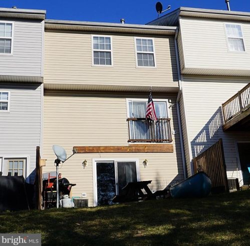 102 Hupps Hill Ct, Strasburg, VA 22657-2385