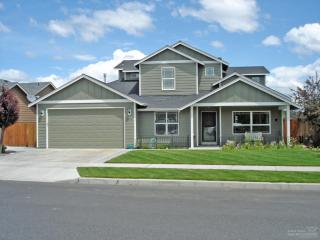 2854 19th St, Eagle Crest, OR 97756-7799
