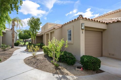 8 Oak Tree Dr, Rancho Mirage CA  92270-1612 exterior