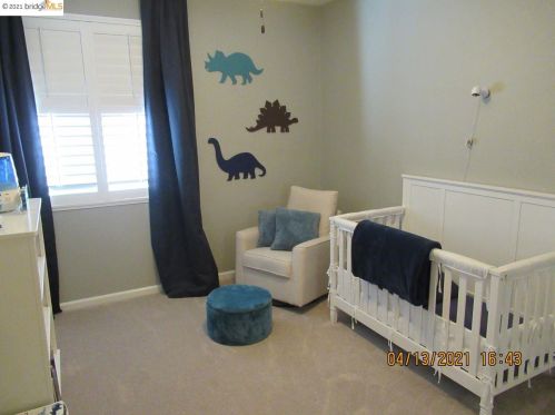 1886 Ventura Dr, West Pittsburg CA  94565-6476 exterior