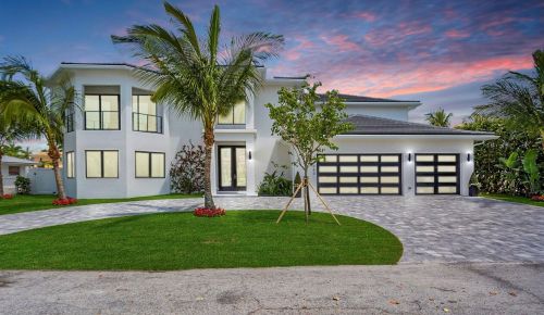 1060 Bimini Ln, West Palm Beach, FL 33404-2704