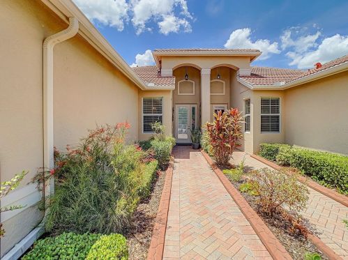 16234 Amethyst Key Dr, Wimauma FL  33598-4028 exterior