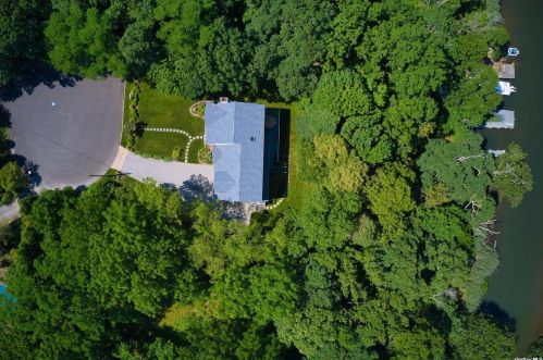 11 Senic Dr, Center Moriches, NY 11934-3349