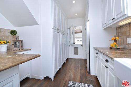 4934 Cartwright Ave, North Hollywood CA  91601-4023 exterior
