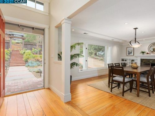 22 Greenwood Ct, Orinda, CA 94563-3611