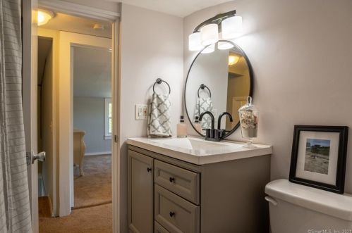 10 Beech St, Danbury CT  06810-5719 exterior