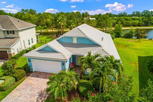 709 Sun Cir, Palm City, FL 34990-1546