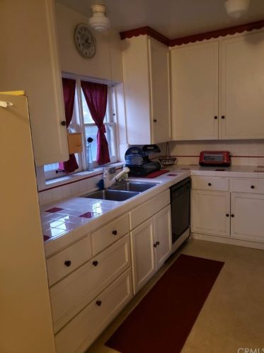 355 Parker St, Orange, CA 92868-2230