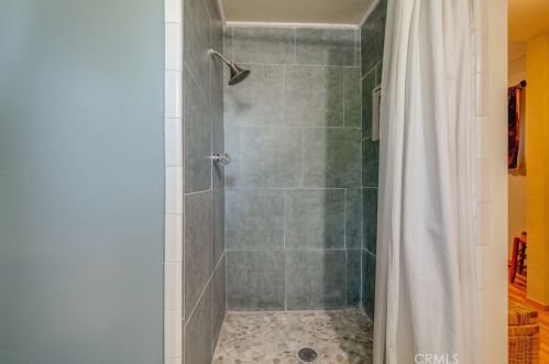 1390 Arlington Dr, Chico CA  95926-1556 exterior