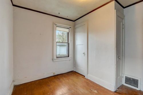 1454 89, Milwaukee WI 53222-4604 exterior