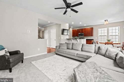 43 Stocks St, Lovettsville VA  20180-8643 exterior