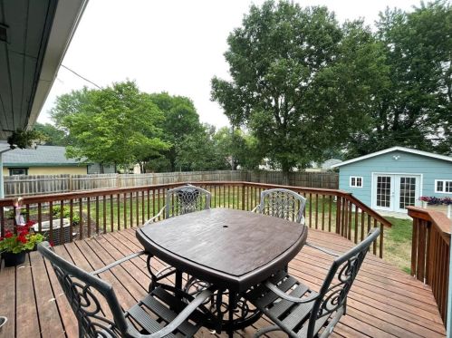 615 Washburne Ave, Paynesville MN  56362-1731 exterior