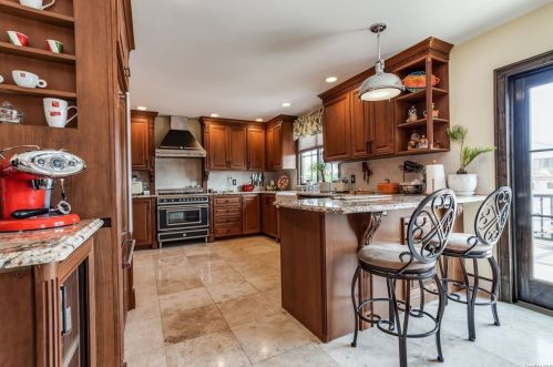 115 Annuskemunnica Rd, Babylon NY  11702-4424 exterior