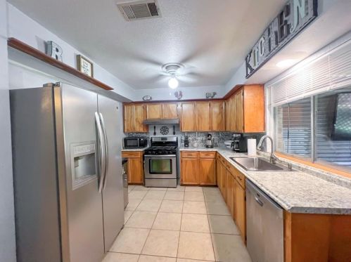 1056 Shady Cir, Leo, TX 78947-9422