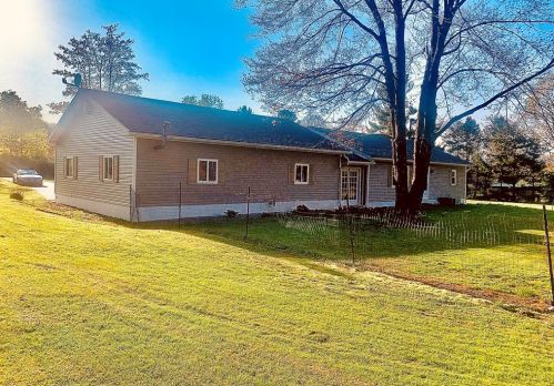 482 Pine St, Strattanville, PA 16258-1604
