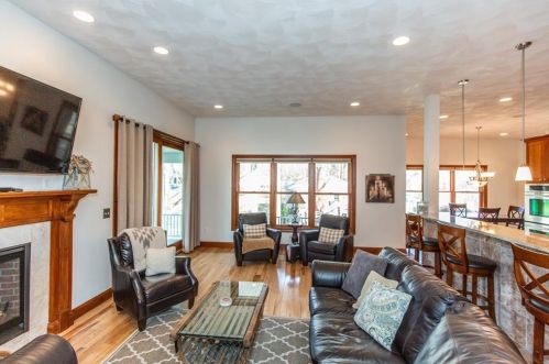 95 Acres Of Pne Rd, Coventry RI 02816-8949 exterior