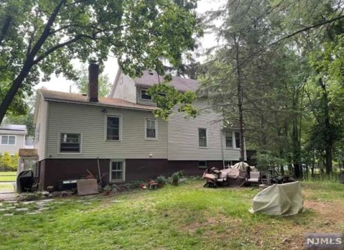 118 Lohs Pl, Harrington Park, NJ 07640-1020