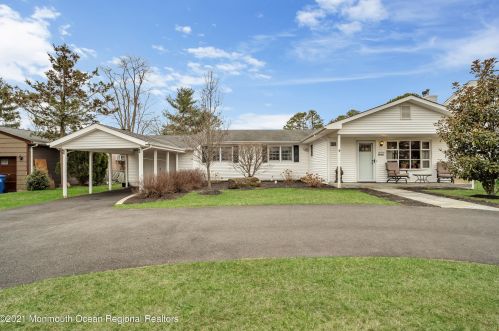 478 Lake Shore Dr, Bricktown, NJ 08723-6016