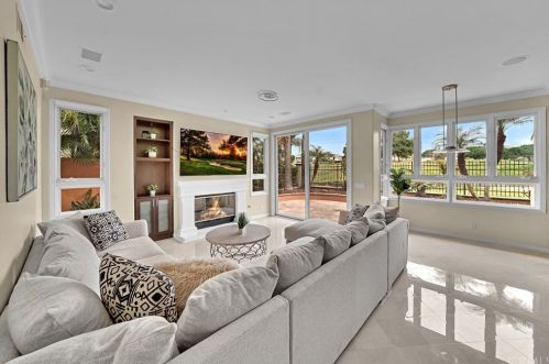 6471 Morningside Dr, Huntington Beach CA  92648-6106 exterior