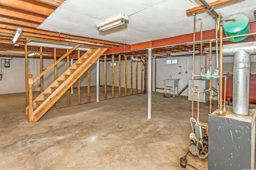 190 Violet Ave, Floral Park NY  11001-3026 exterior