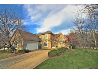 127 Hampton Ct, Cleveland, OH 44108-1186