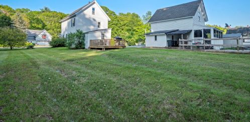 27 Main St, Newton NH  03858-3306 exterior