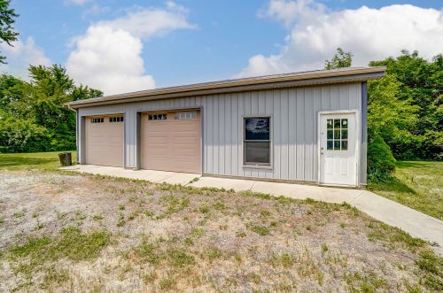 7186 National Rd, Brookville OH  45309-8784 exterior