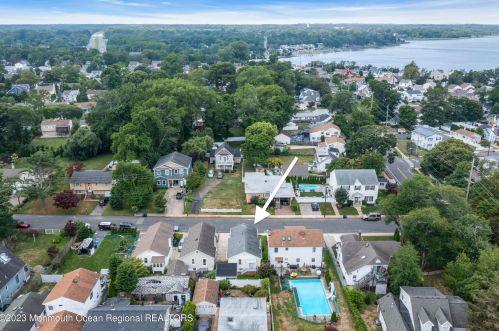 1604 Maplewood Rd, Belmar NJ 07719-3151 exterior