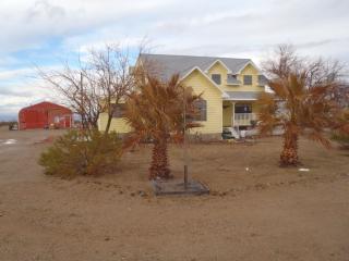 1750 Ward Ave, Ridgecrest, CA 93555-8935