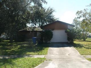 1110 Pine Ridge Cir, Brandon, FL 33511-6278