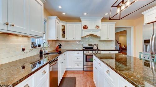 13 Buchannan Way, Flemington NJ  08822-3205 exterior