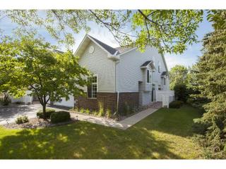 2701 Mallard Dr, Saint Paul, MN 55125-3852