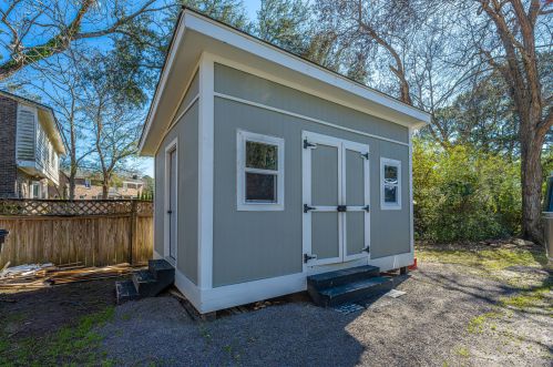 725 Chatter Rd, Mount Pleasant SC  29464-5116 exterior