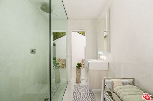 1931 Verdugo Rd, Glendale CA  91208-2605 exterior