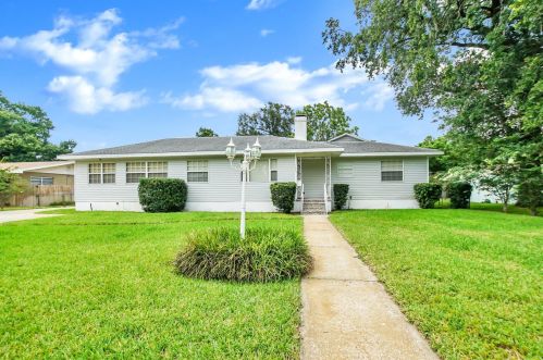 701 Avenue E, Winter Haven, FL 33880-3551
