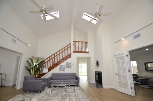 2556 234th St, Torrance, CA 90505-3115