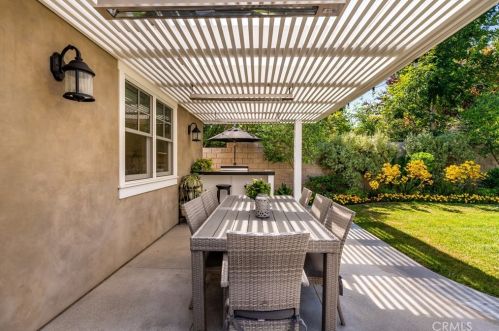 5461 Las Lomas St, Long Beach CA  90815-4138 exterior